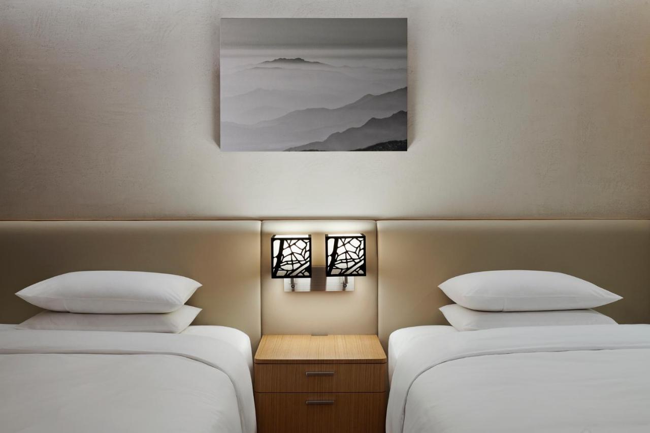 Hotel Courtyard By Marriott Seoul Botanic Park Extérieur photo